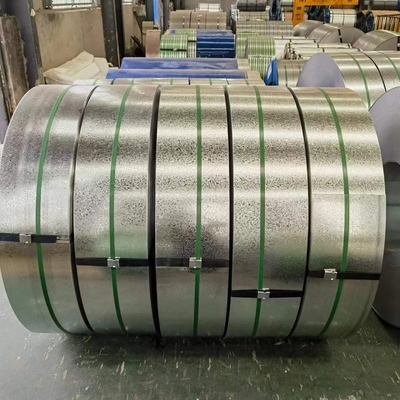 中国 亜鉛コーティングの0.3 - 3mmの厚さの規則的なスパンコール電流を通された鋼鉄コイル サプライヤー
