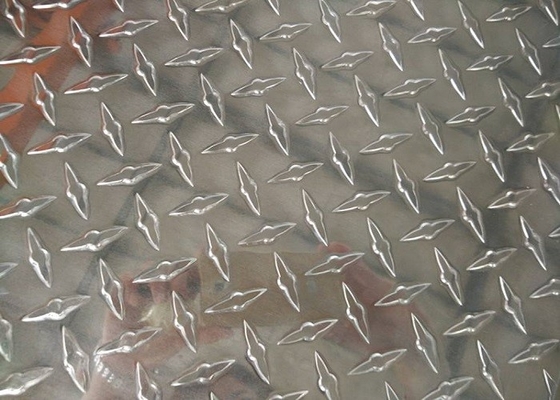 中国 明るい終わりのカスタマイズされるアルミニウム ダイヤモンドの版/3003のアルミニウム版の幅 サプライヤー