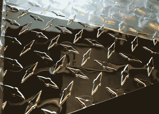 中国 5086アルミニウム ダイヤモンドの踏面の版の通路のためのアルミニウム レジ係の版シート サプライヤー