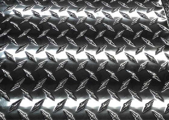 中国 スリップ容易な抵抗力がある3003アルミニウム ダイヤモンドの版はトレーラーのために製造します サプライヤー