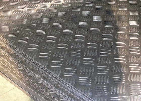 中国 産業用滑り止め用スリットエッジアルミニウムチェッカープレート サプライヤー