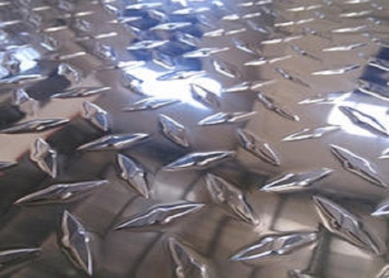 中国 反スキッドの床のための6061 T6アルミニウム チェック模様の版のニースの出現 サプライヤー