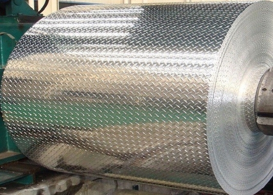 中国 非スリップの金属の踏面は5052の3003の5つの棒を浮彫りにしたアルミニウム シートのコイルをめっきする サプライヤー